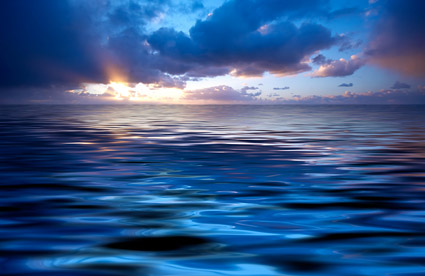 海で夕暮れの写真素材-6