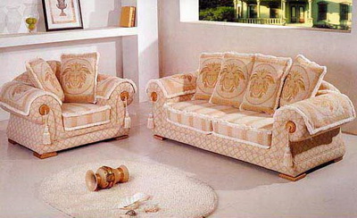 Lie fallow sofa in living room